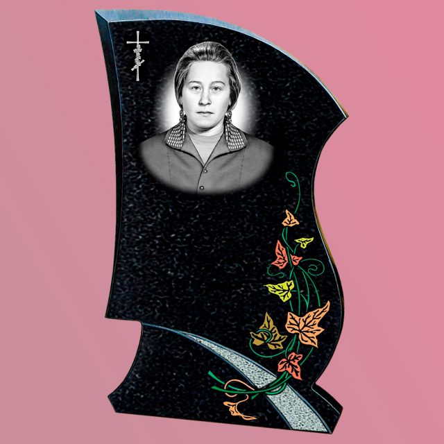 памятник из гранита с цветным рисунком