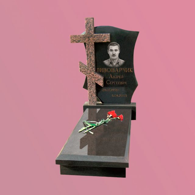 памятник с крестом